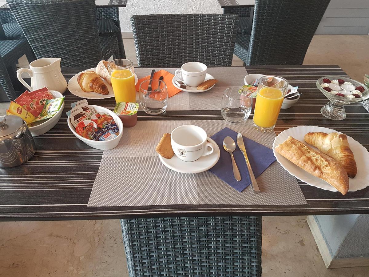 Hotel De La Poste Peymeinade Luaran gambar